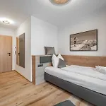 Summit Seefeld Aparthotel 4*